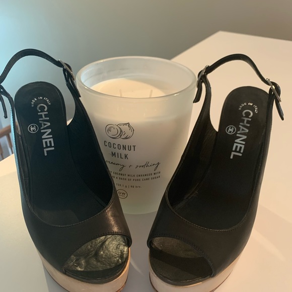 Authentic Chanel shoes - Picture 3 of 8